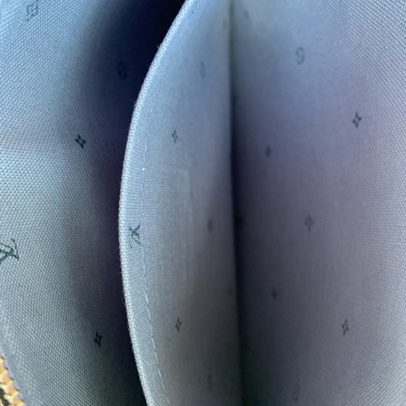 SOLD BNIB pastel escale Neverfull pouch - Picture 5 of 6